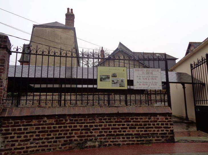 Honfleur lavoir rue de la Foulerie apr23