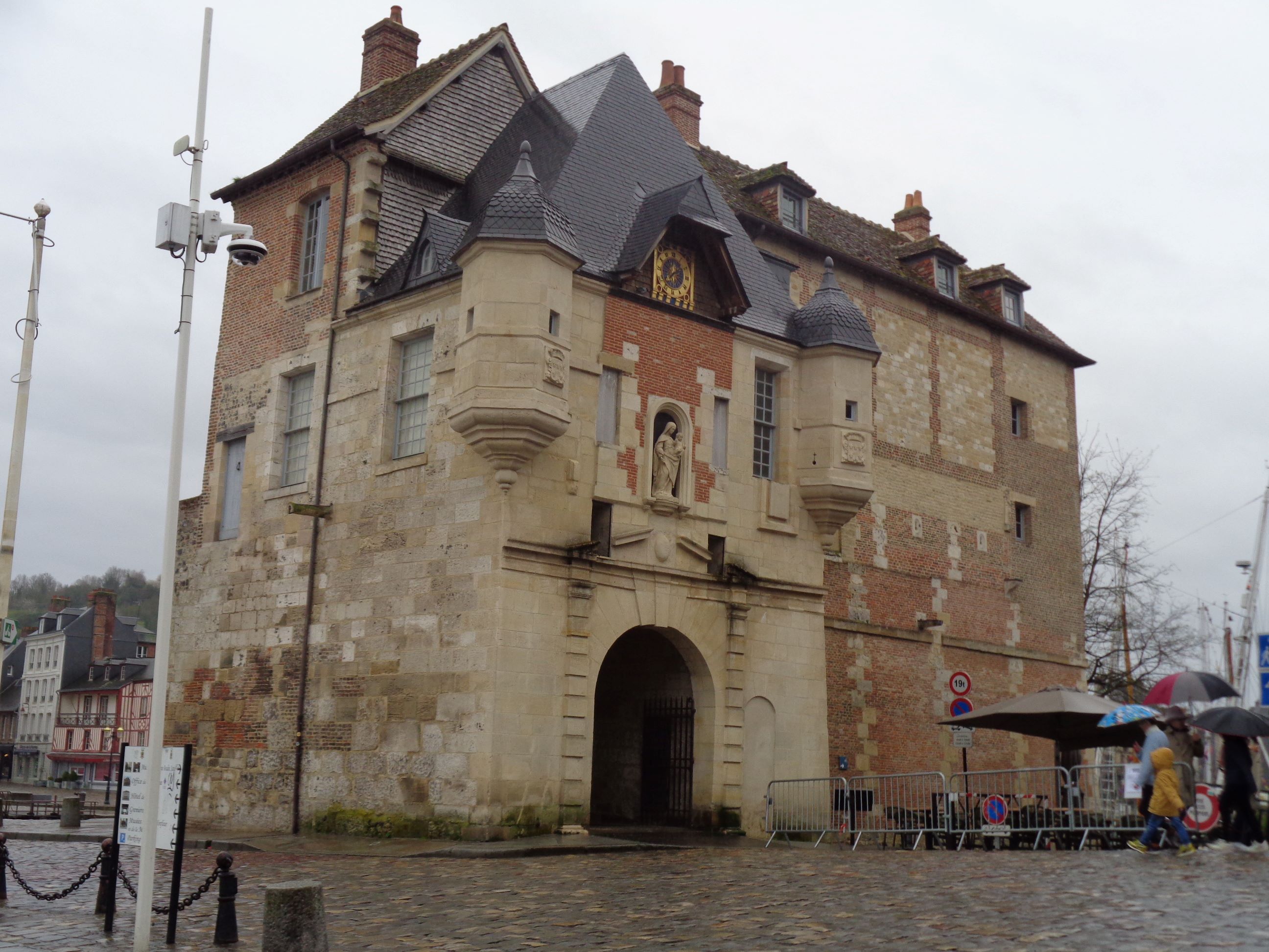 Honfleur Lieutenance front apr23