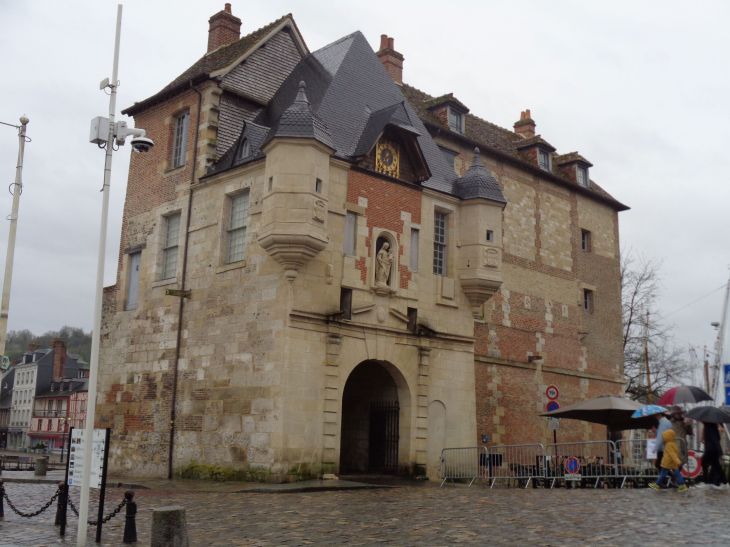 Honfleur Lieutenance front apr23