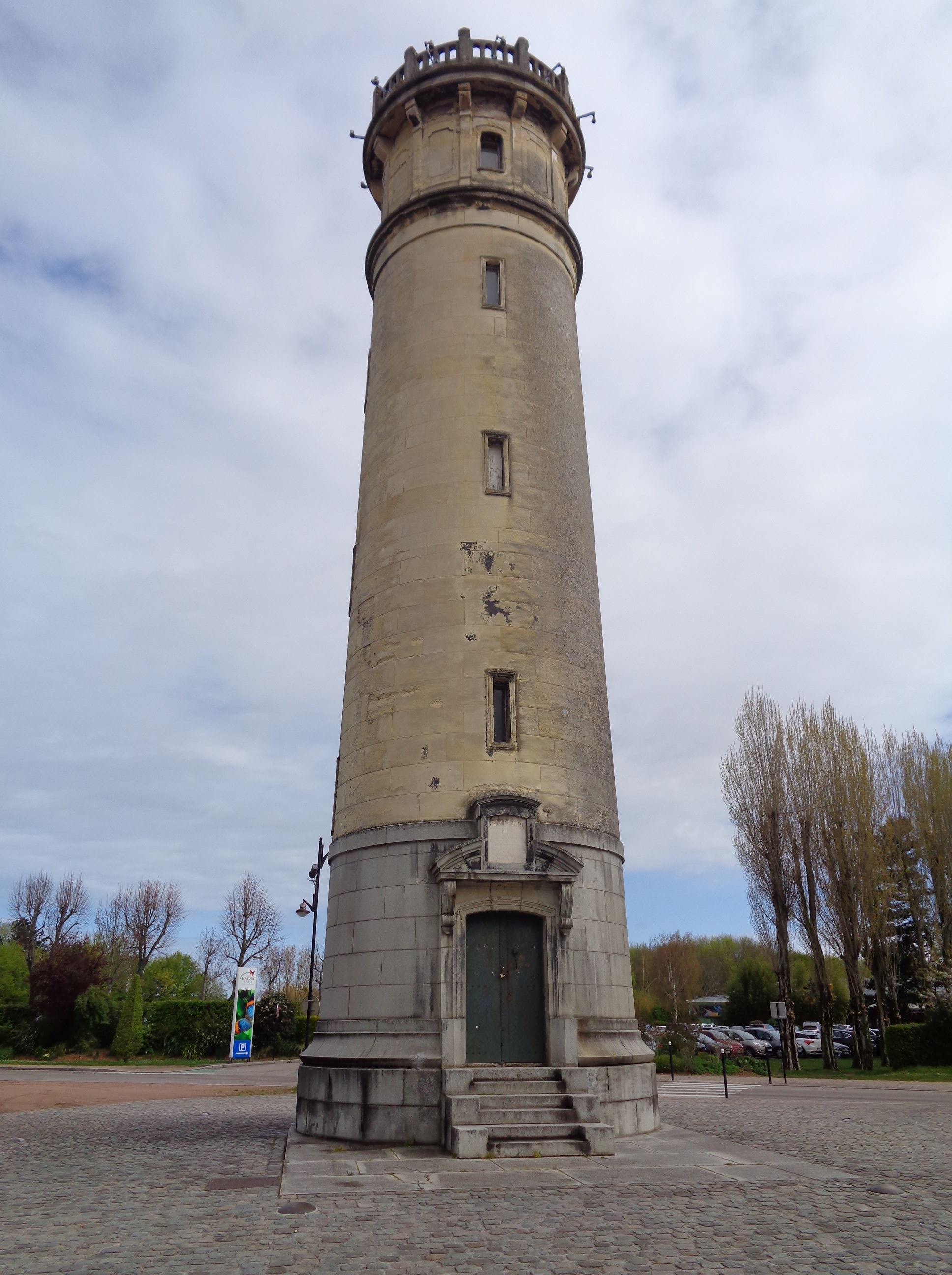 Honfleur phare de l'hôpital front apr23