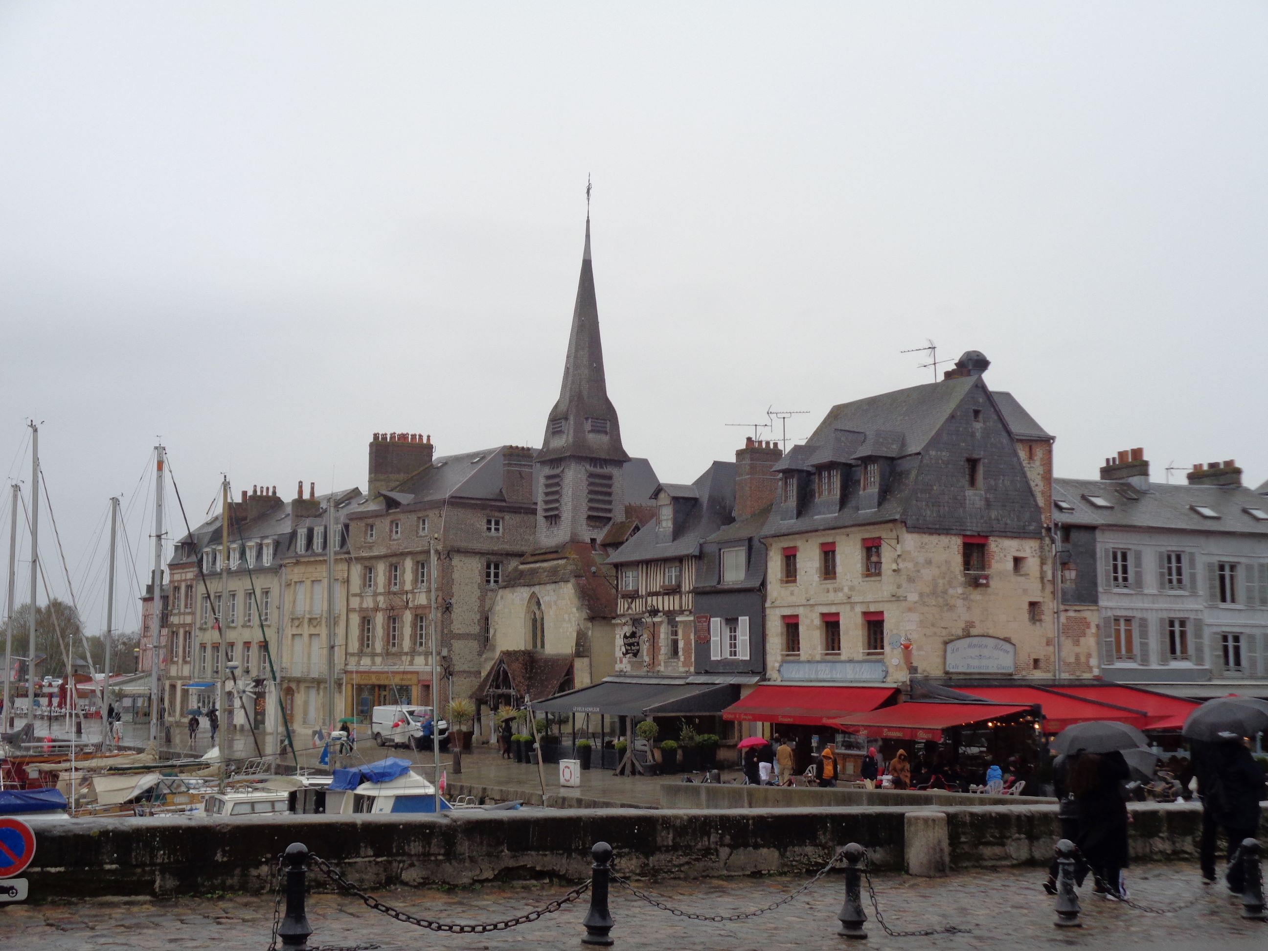 Honfleur vieux port harbor to mus de la marine apr23