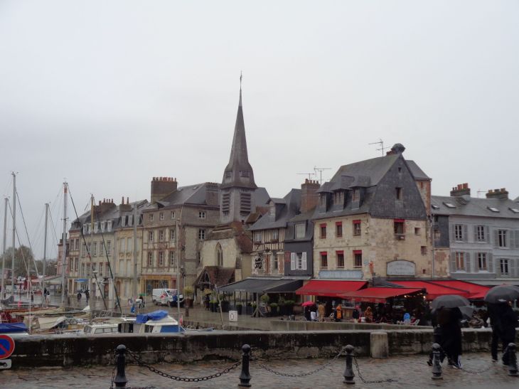 Honfleur vieux port harbor to mus de la marine apr23