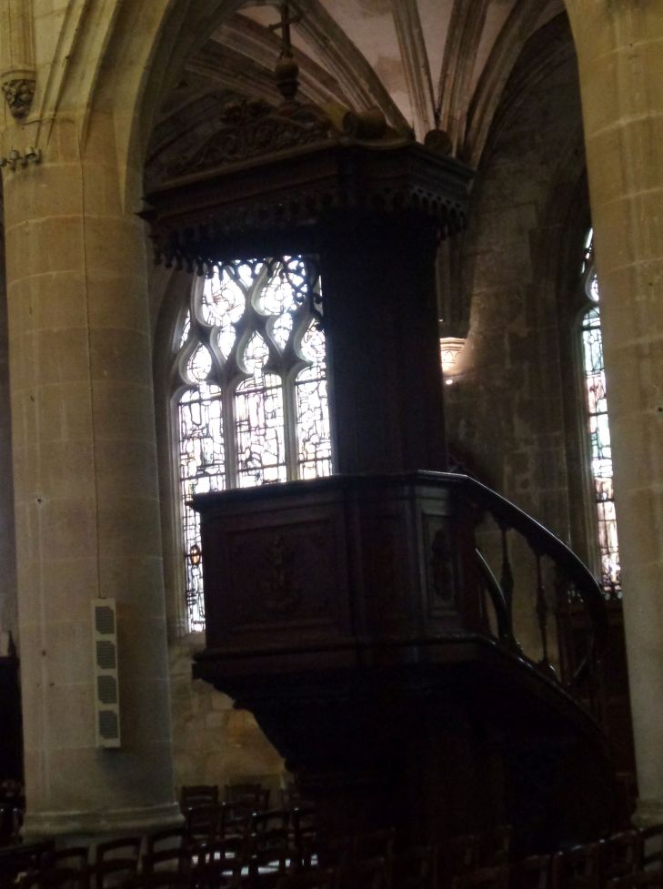 Pont l'eveque ch Saint michel pulpit apr23