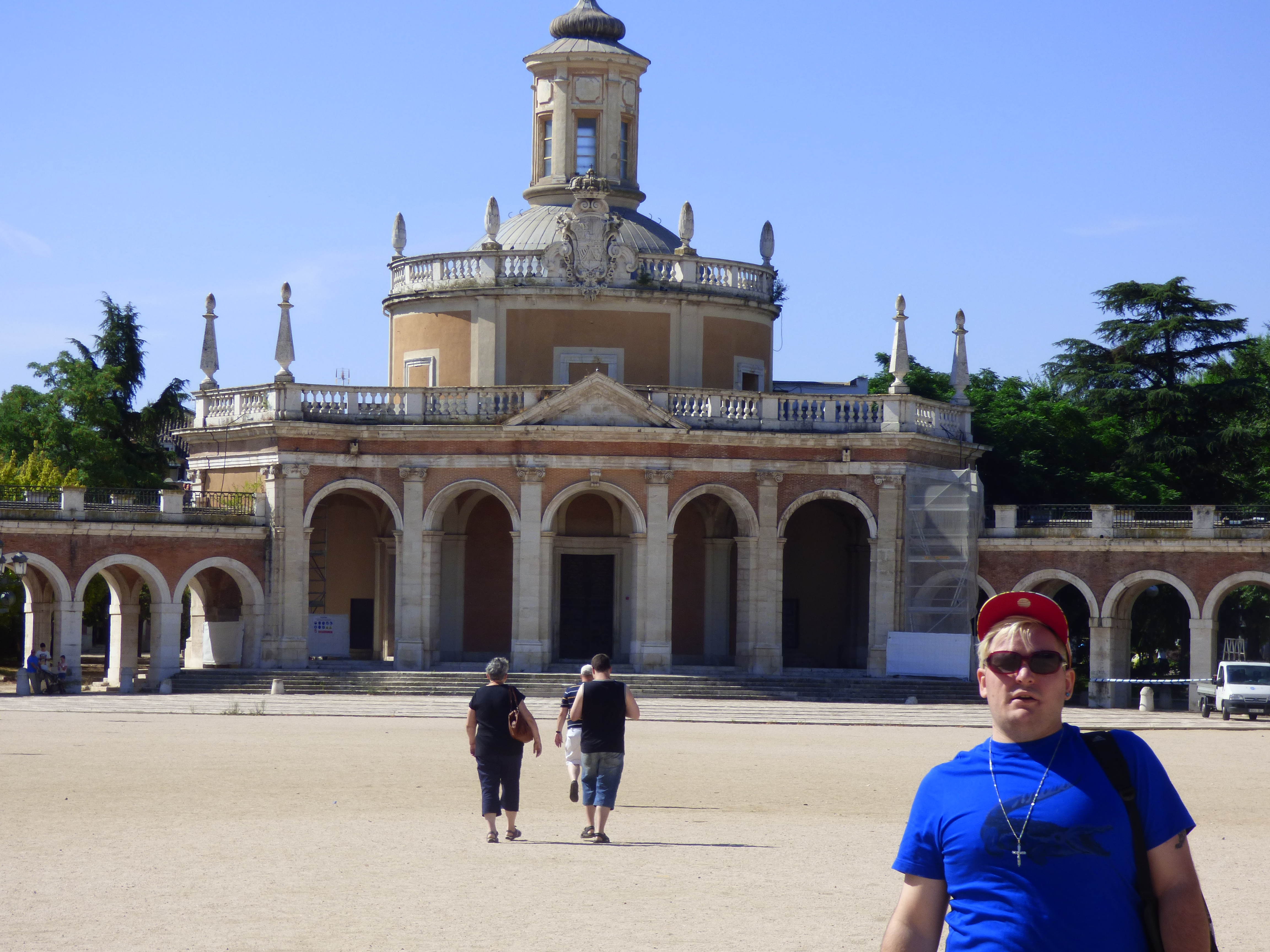 aranjuez ch st antonio rf and gang walking aug16