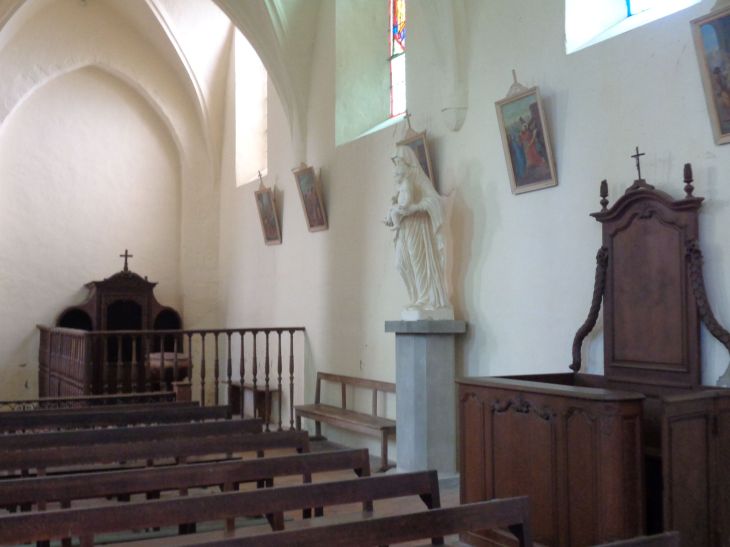 Blandy les Tours ch Saint Maurice baptismal font may23