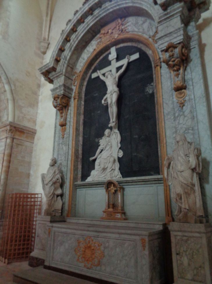 Champeaux coll ch Saint Martin Christ arisen statue may23