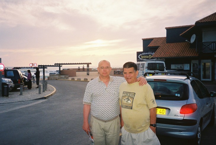 Lacanau ocean plage centrale pedro and father aug08