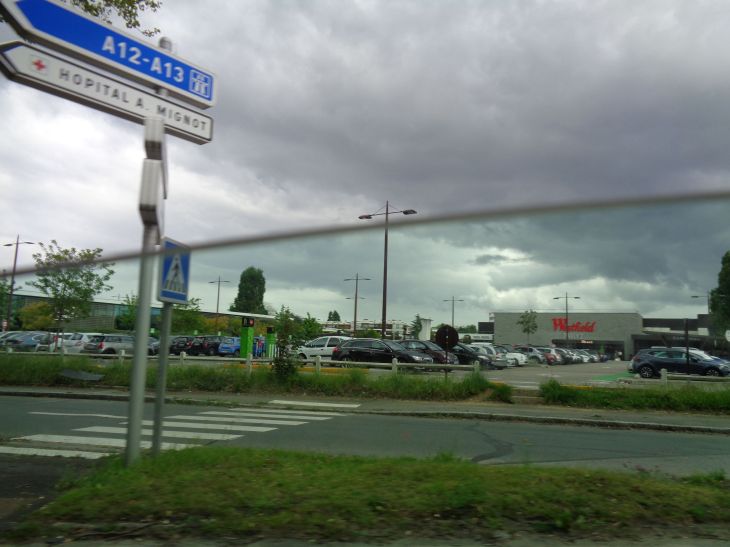 Le Chesnay-Rocquencourt Westfield parly 2 mall passing may23