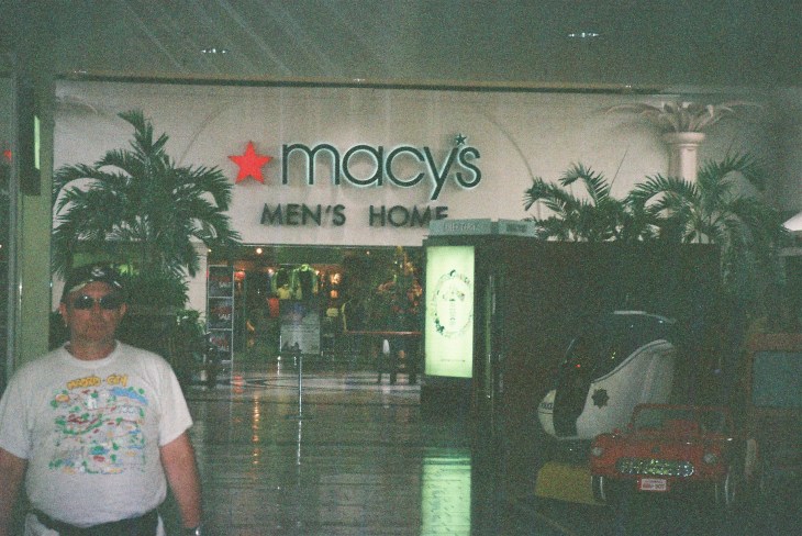 miami internaltional mall hall PF aug09