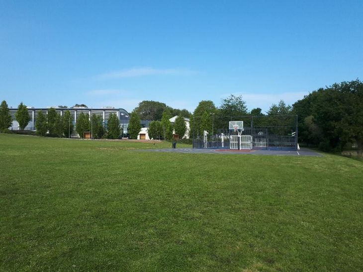 Plu Goh Lanno park clubhouse et basket may23