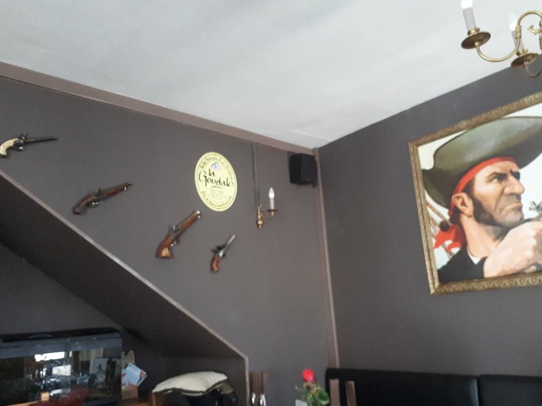 Pluvigner La Barcarella resto back inside pistolets may23