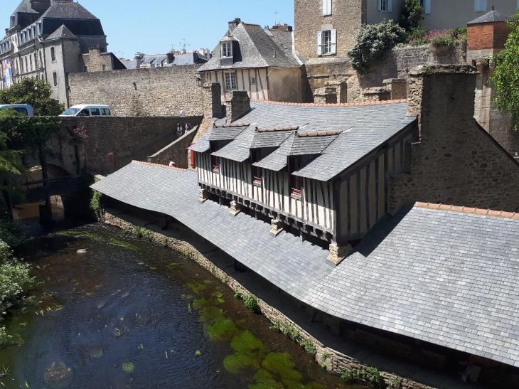 Vannes lavoir garenne garden may23