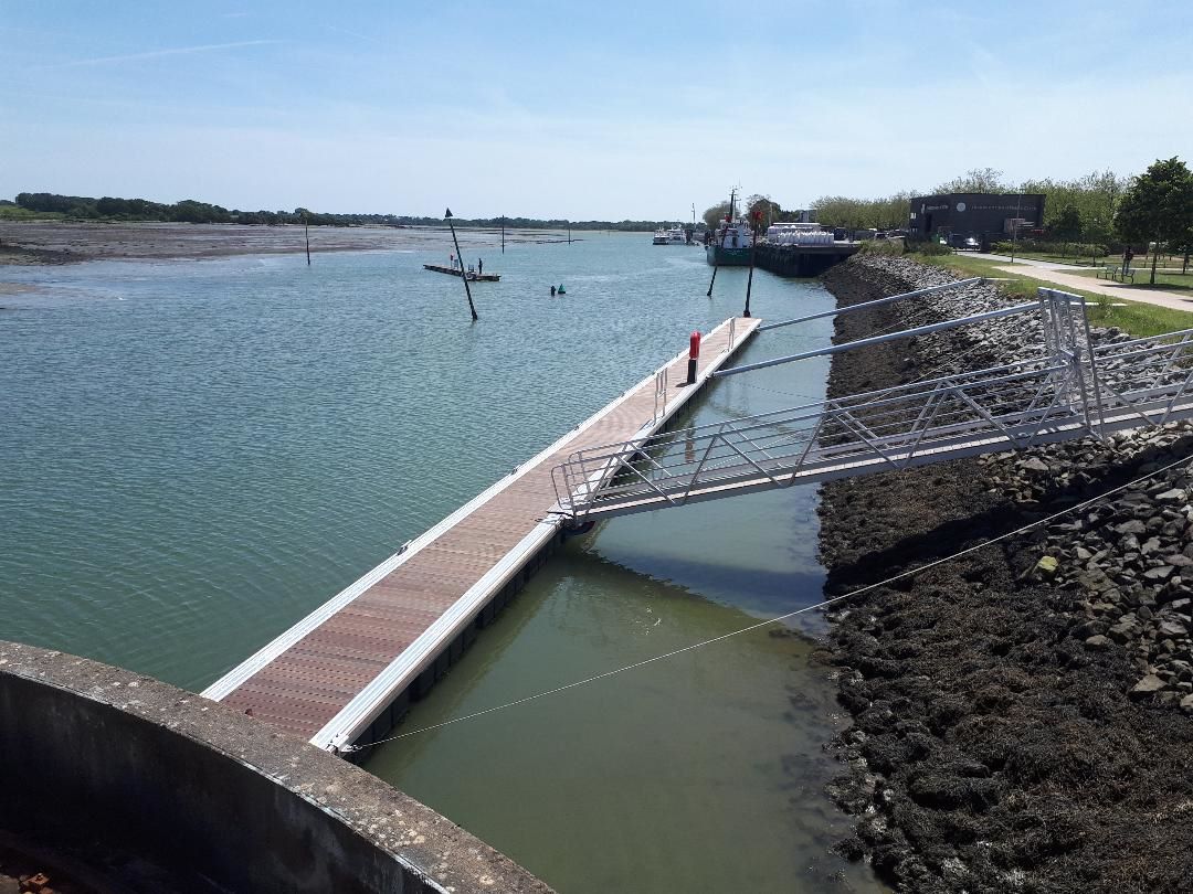 Vannes le port canal to gulf of morbihan may23