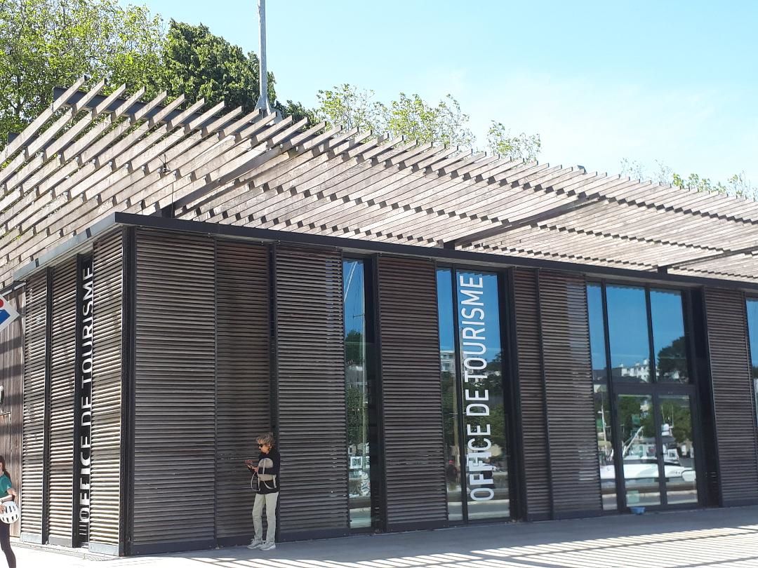 Vannes le port tourist office may23