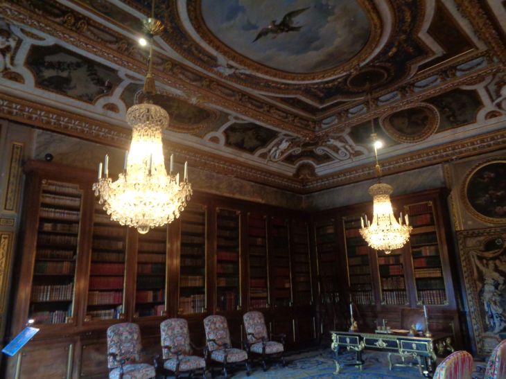 Vaux le Vicomte castle antechambre du roi 2 may23