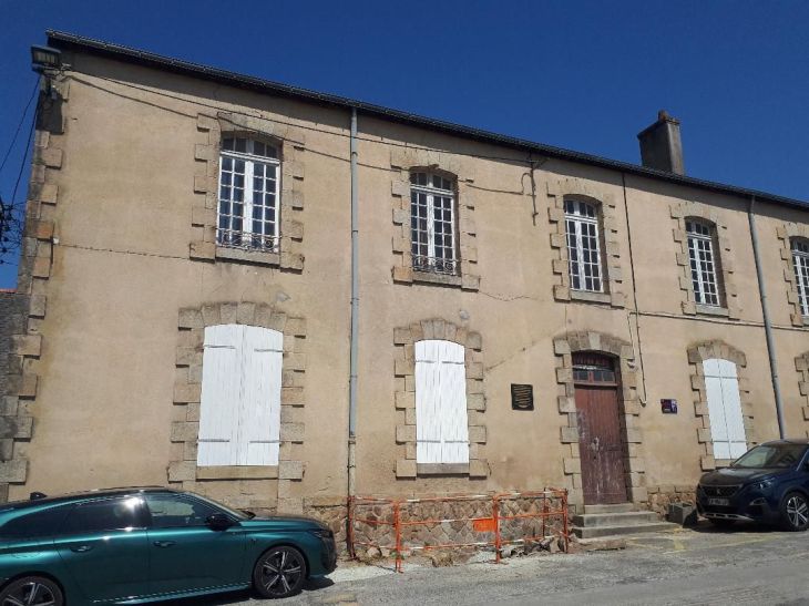 Auray caserne Duguesclin front by st esprit jun23