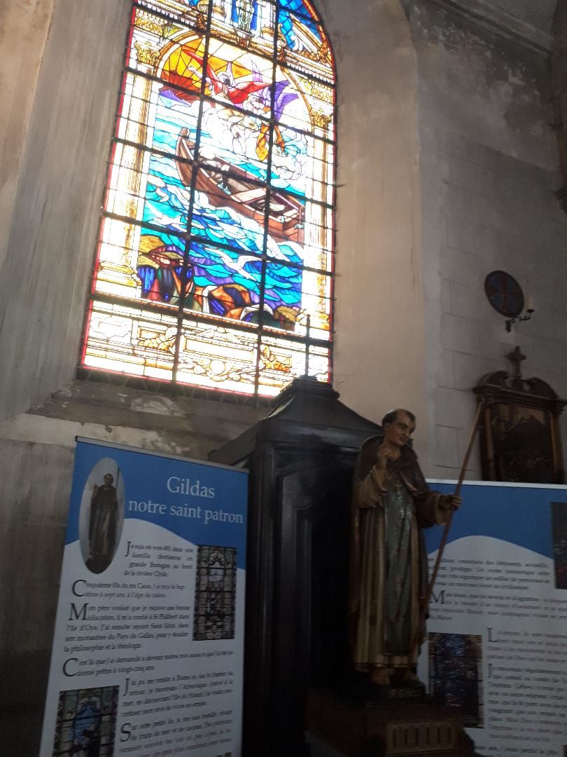 Auray ch Saint Gildas St gildas history statue jun23
