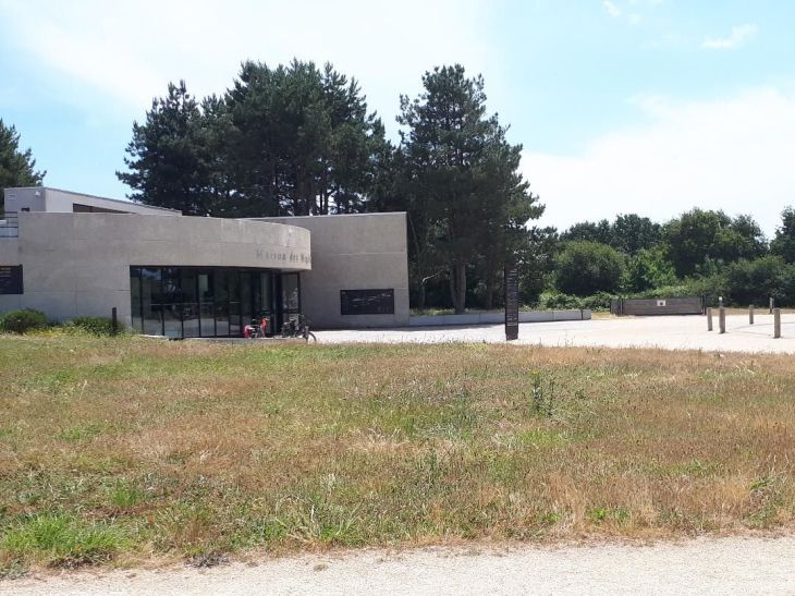 Carnac maison des megaliths front rue de menec jun23