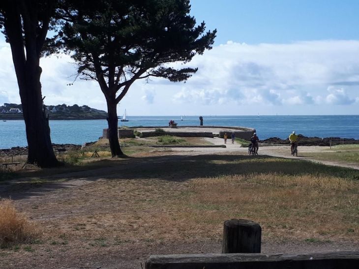 Locmariaquer pointe de kerpenhir jun23