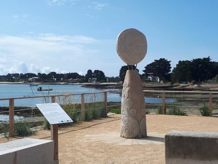 Locmariaquer port Guilvin Venetes stone memorial jun23