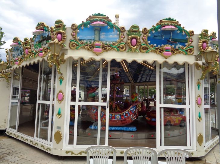 Quiberon carousel closeup pl hoche jun23