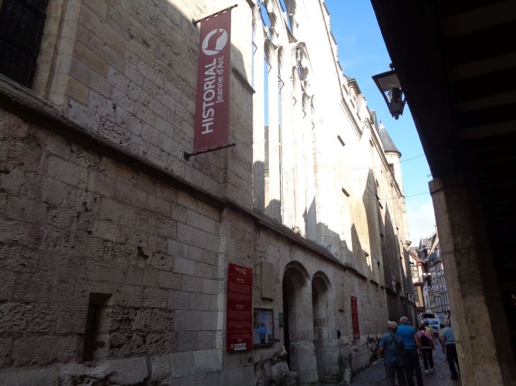 Rouen Historial Jeanne d'Arc rue st Roman jun23