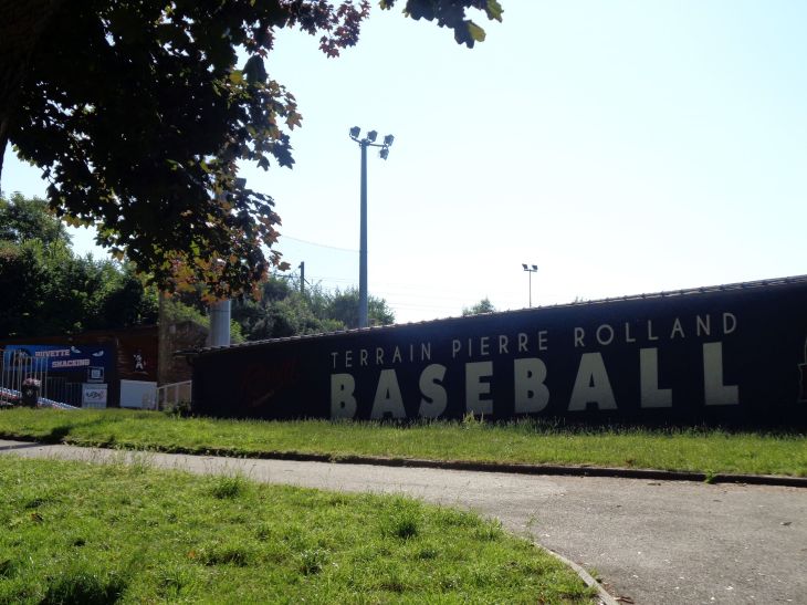 Rouen huskies of Rouen baseball dug out jun23