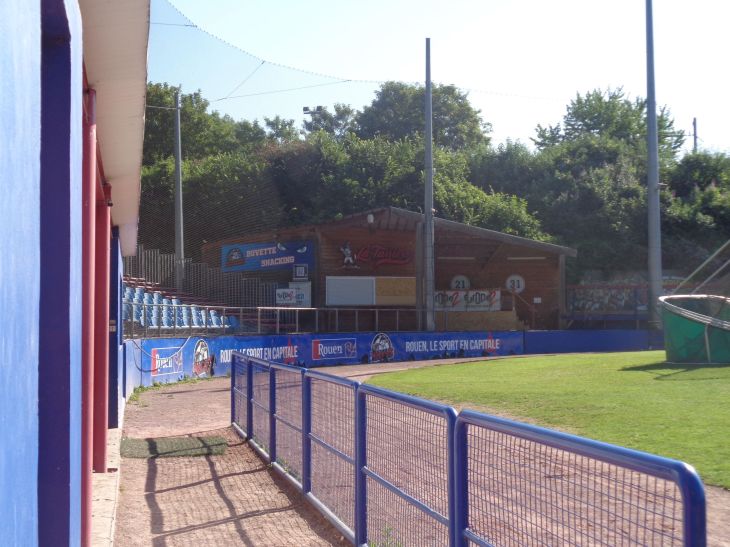 Rouen huskies of Rouen baseball stands and snacks jun23