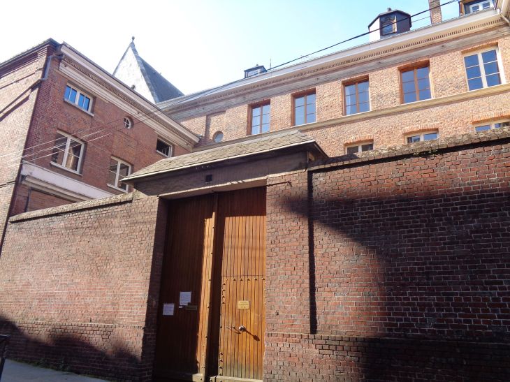 Rouen monastere des Benedictines front rue bourg l'abbe jun23