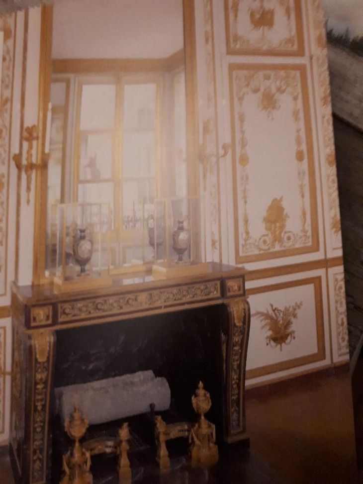 Versailles chateau Cabinet de Garde robe de Louis XVI jun23