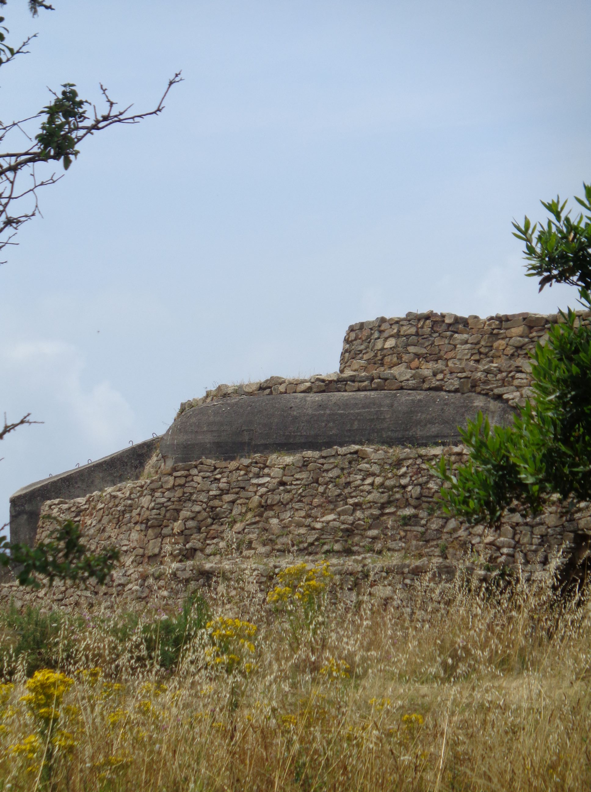 Arzon cairn du petit mont entr jul23