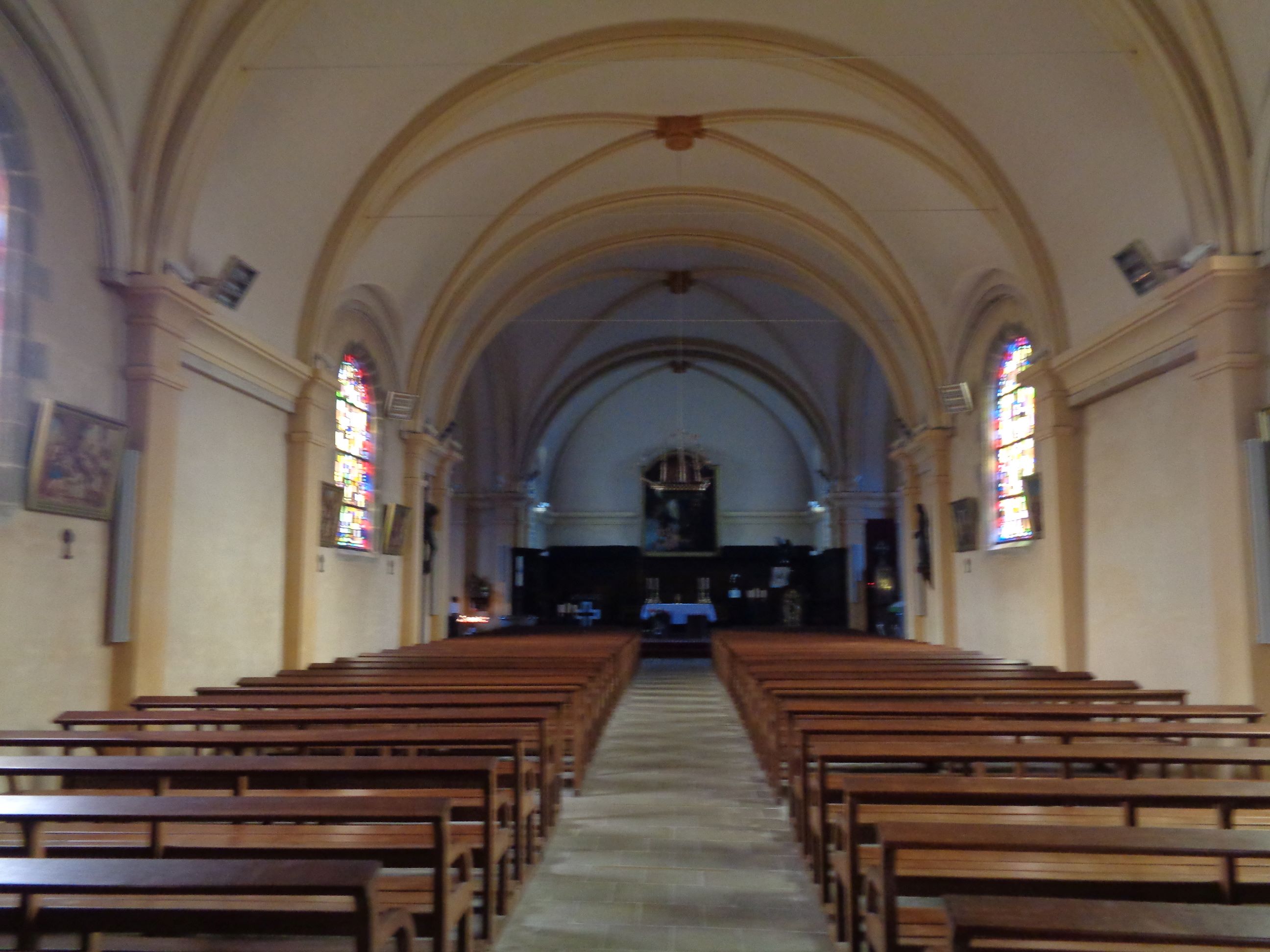 Arzon ch Notre Dame de l’Assomption nave to altar jul23