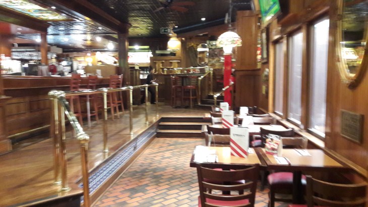 mad-tgif-side-dining-at-la-esquina-del-bernabeu-apr17