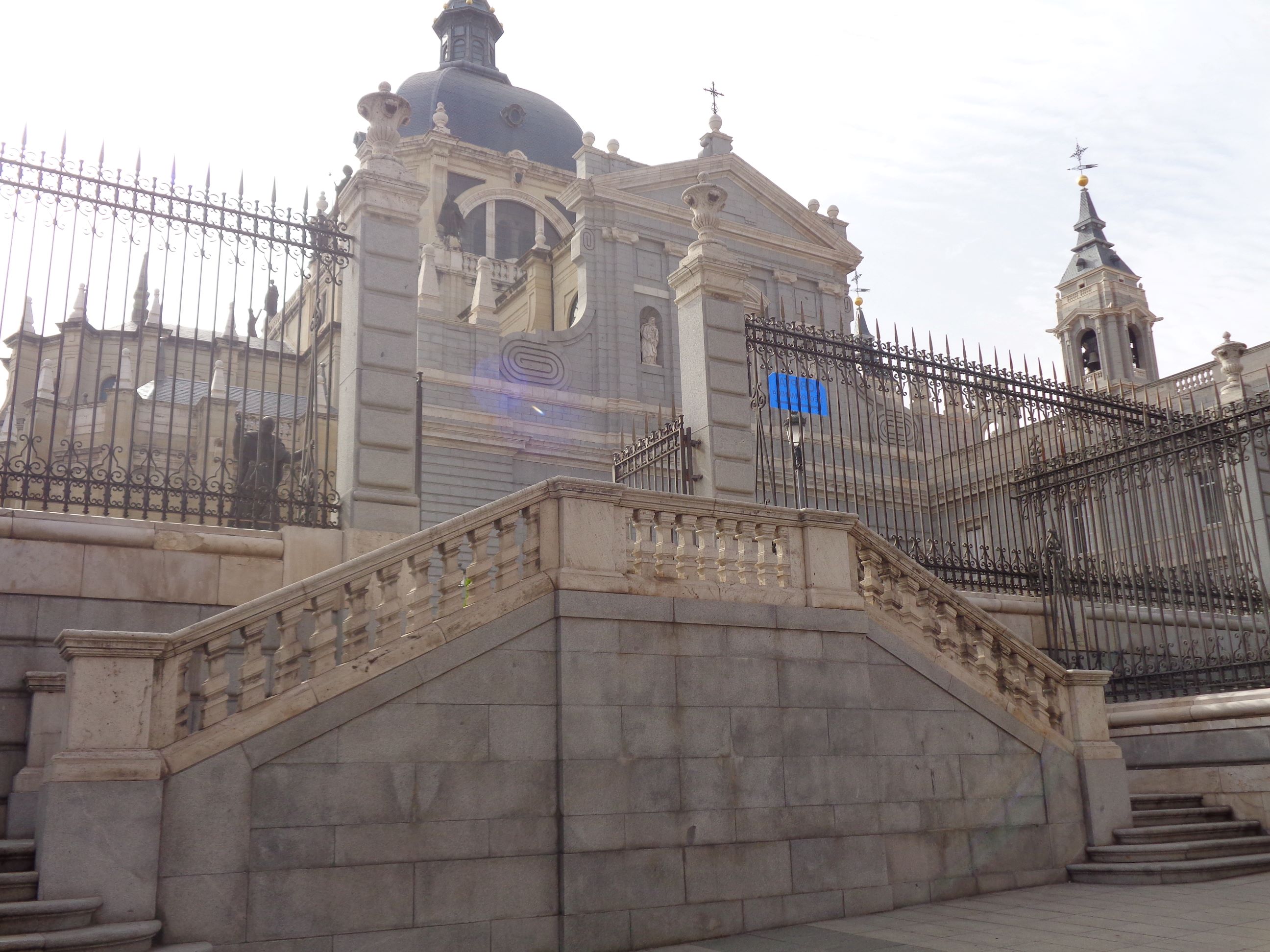 Madrid Catedral de la Almudena museum side bailen jul23