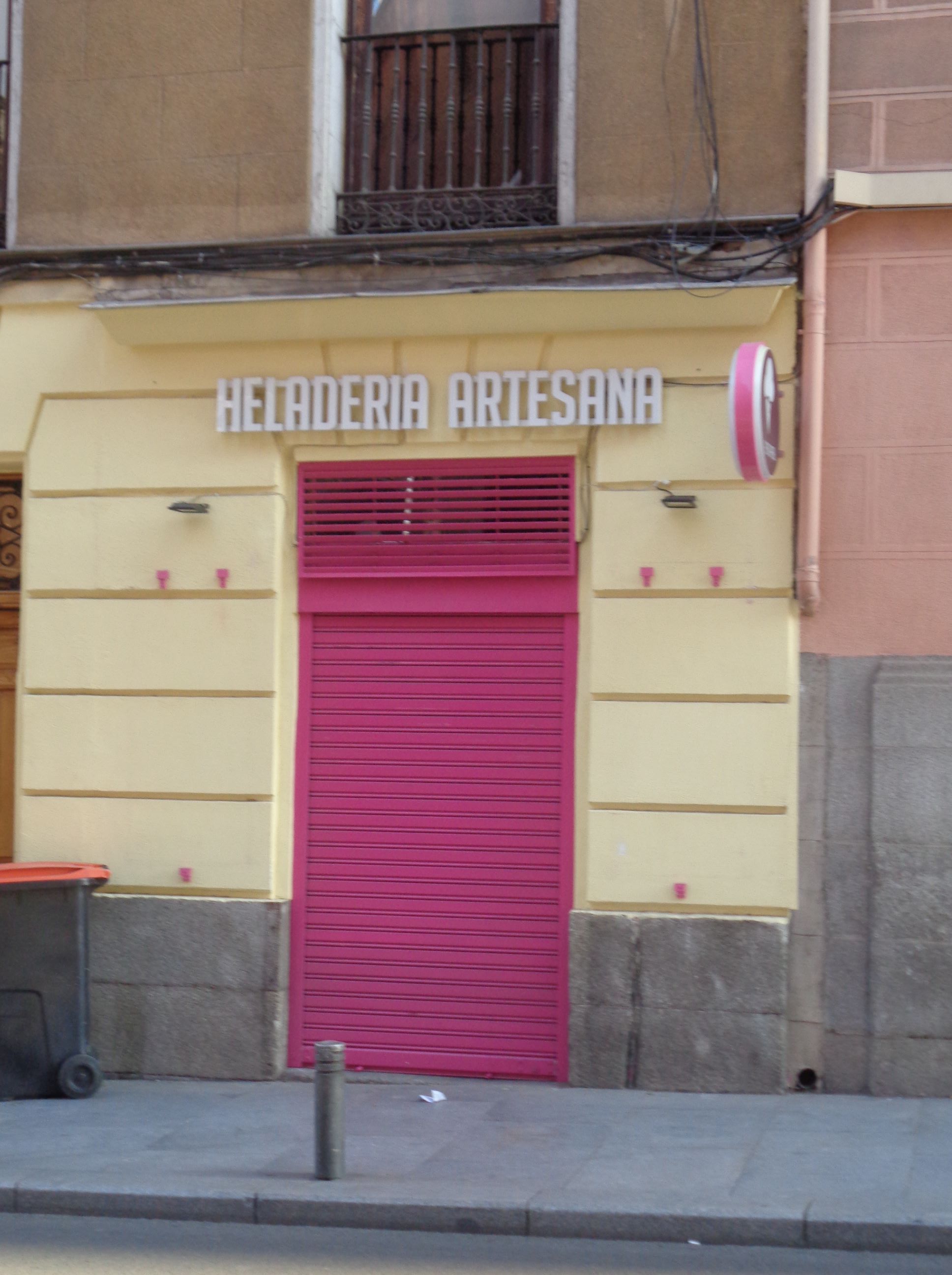 Madrid Heladeria Puerta Real calle Mayor front jul23