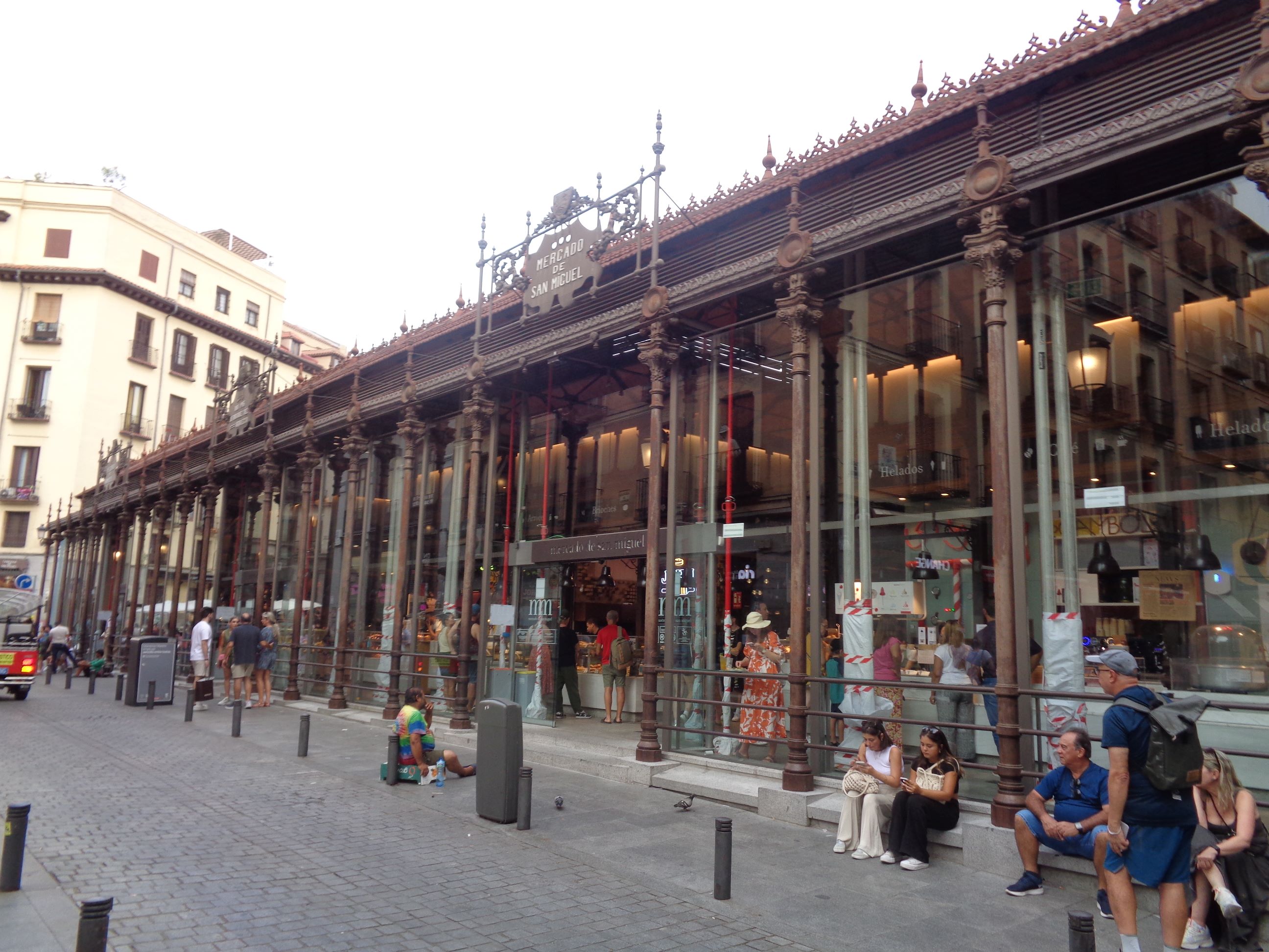 Madrid mercado san miguel side jul23
