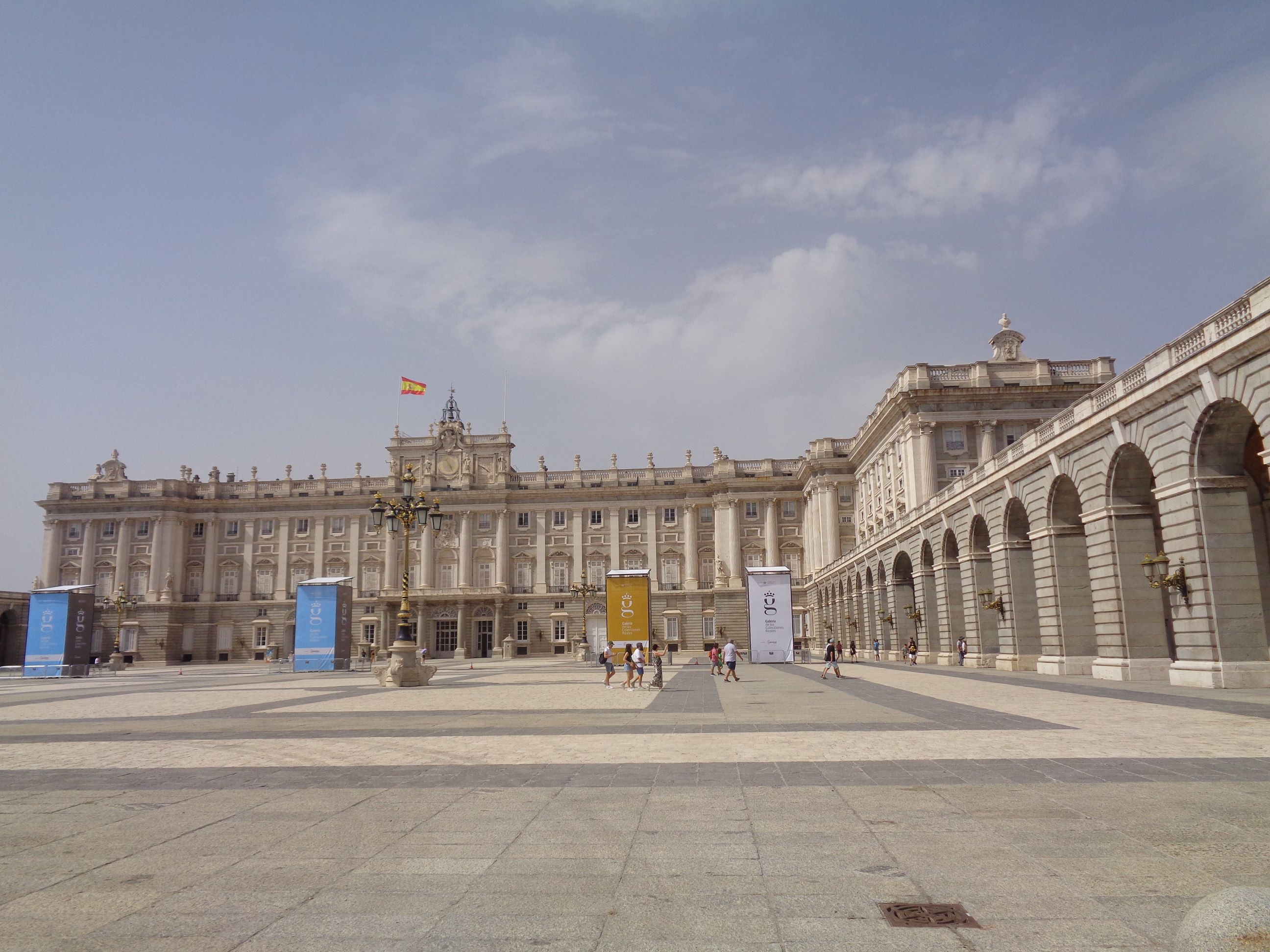 Madrid Palacio Real courtyard main entr jul23