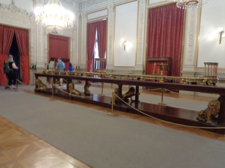 Madrid palacio real salon long table counter jul23