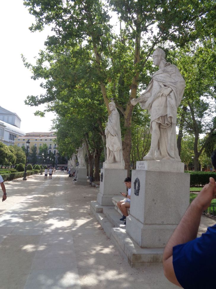 Madrid plaza de oriente statues kings of Spain jul23