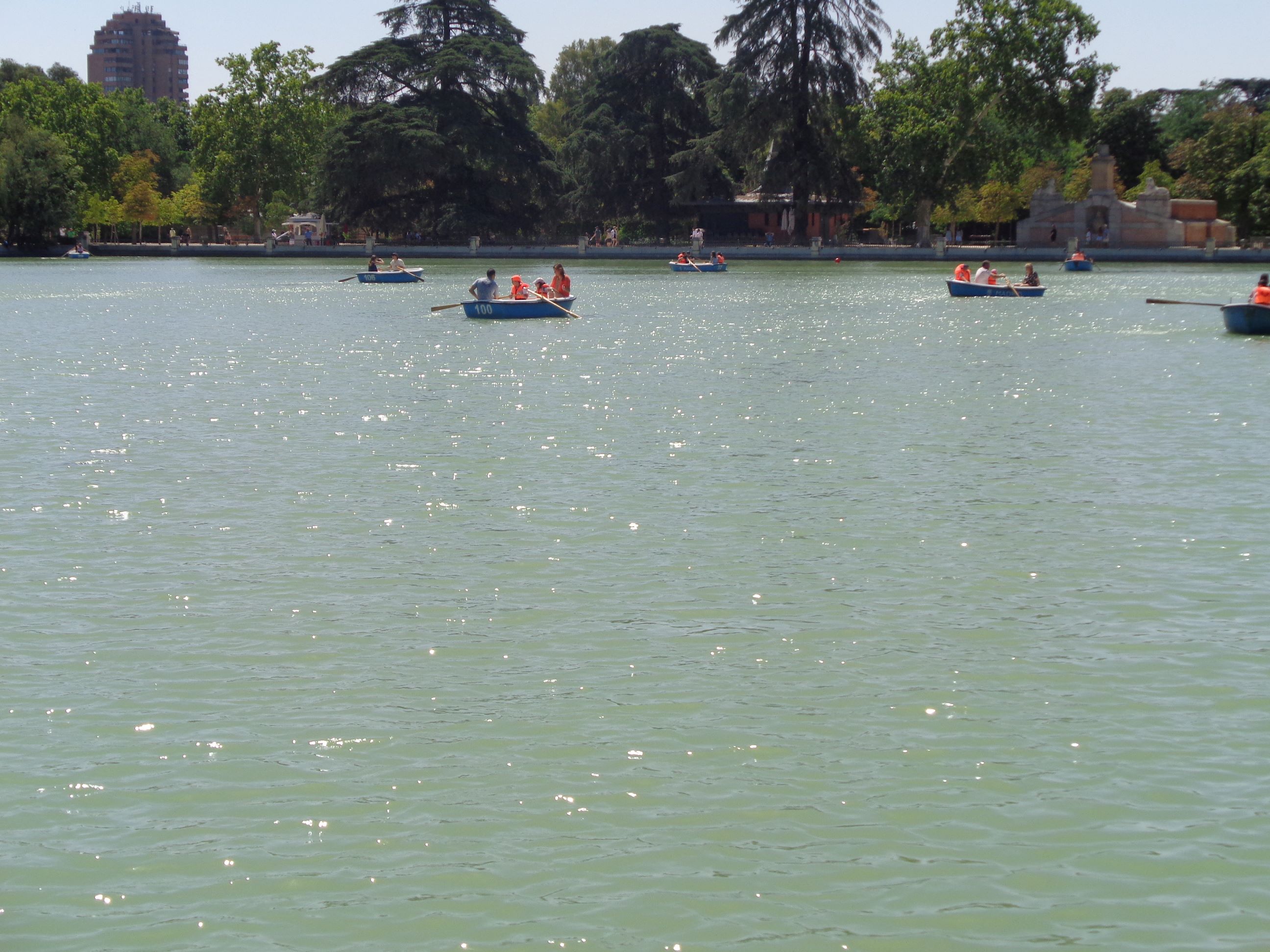 Madrid Retiro park estanque to egyptian fountain jul23