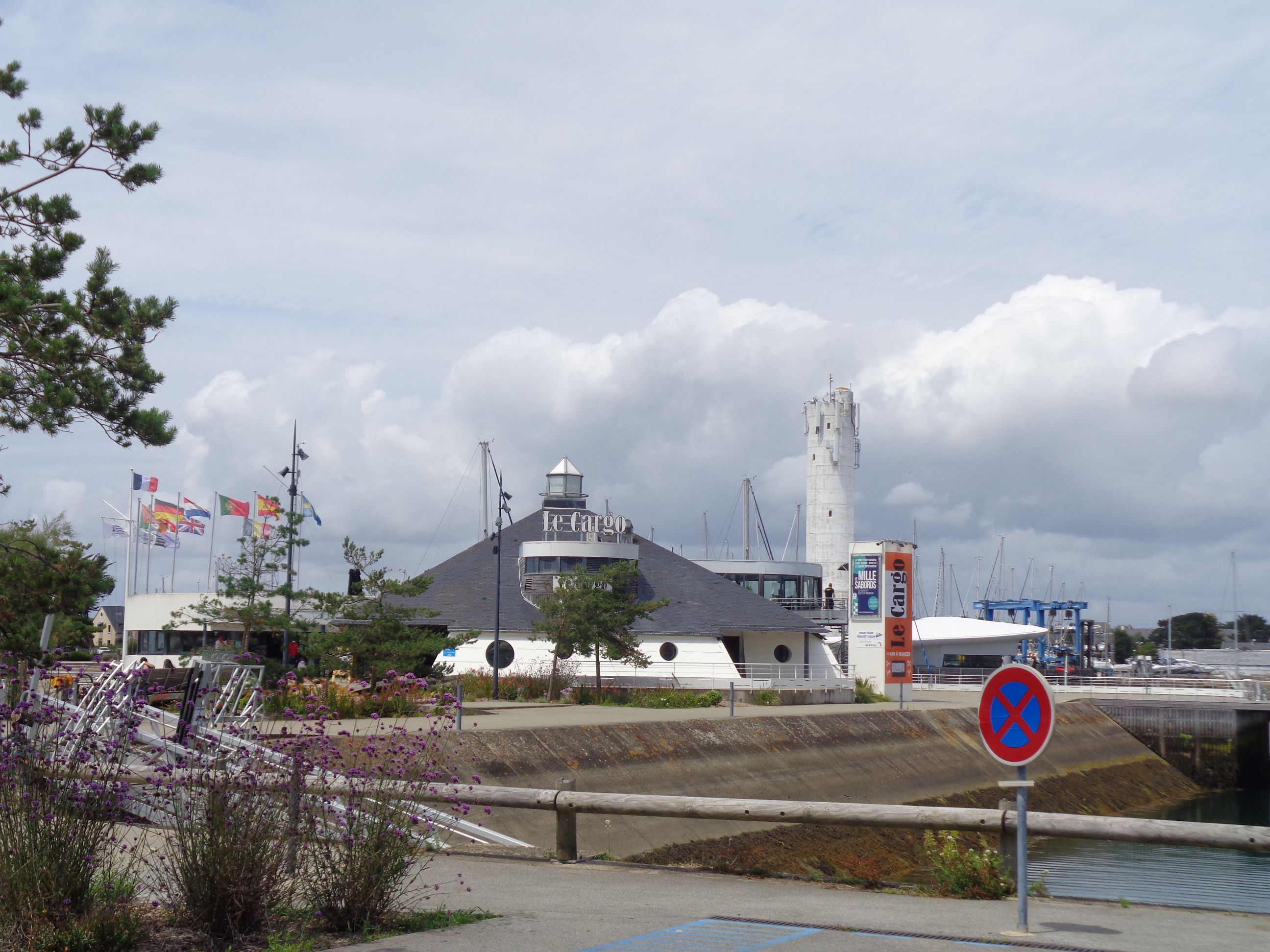 Port du Crouesty capitainerie cargo resto et water tower jul23