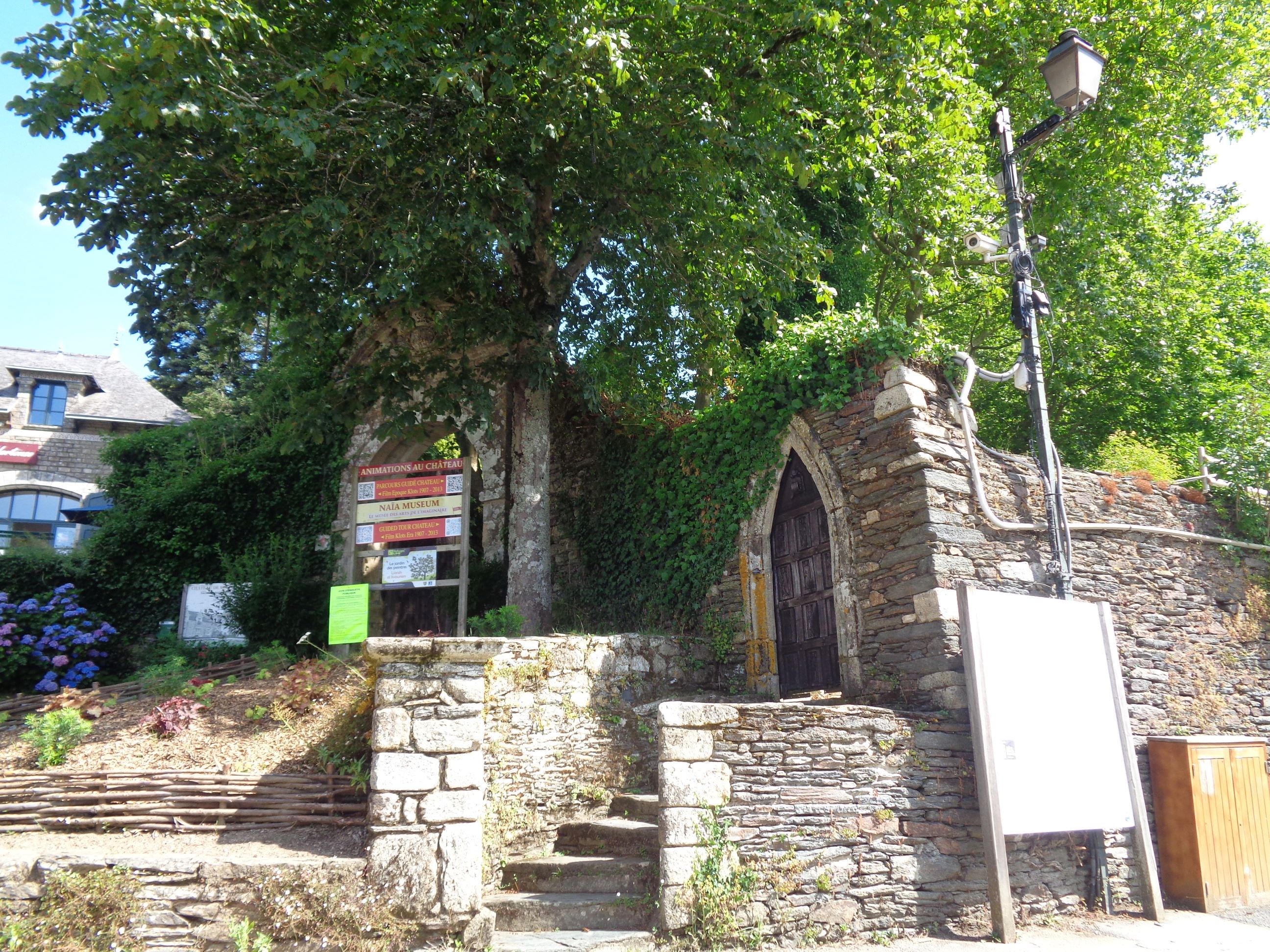 Rochefort en Terre castle entr jul23