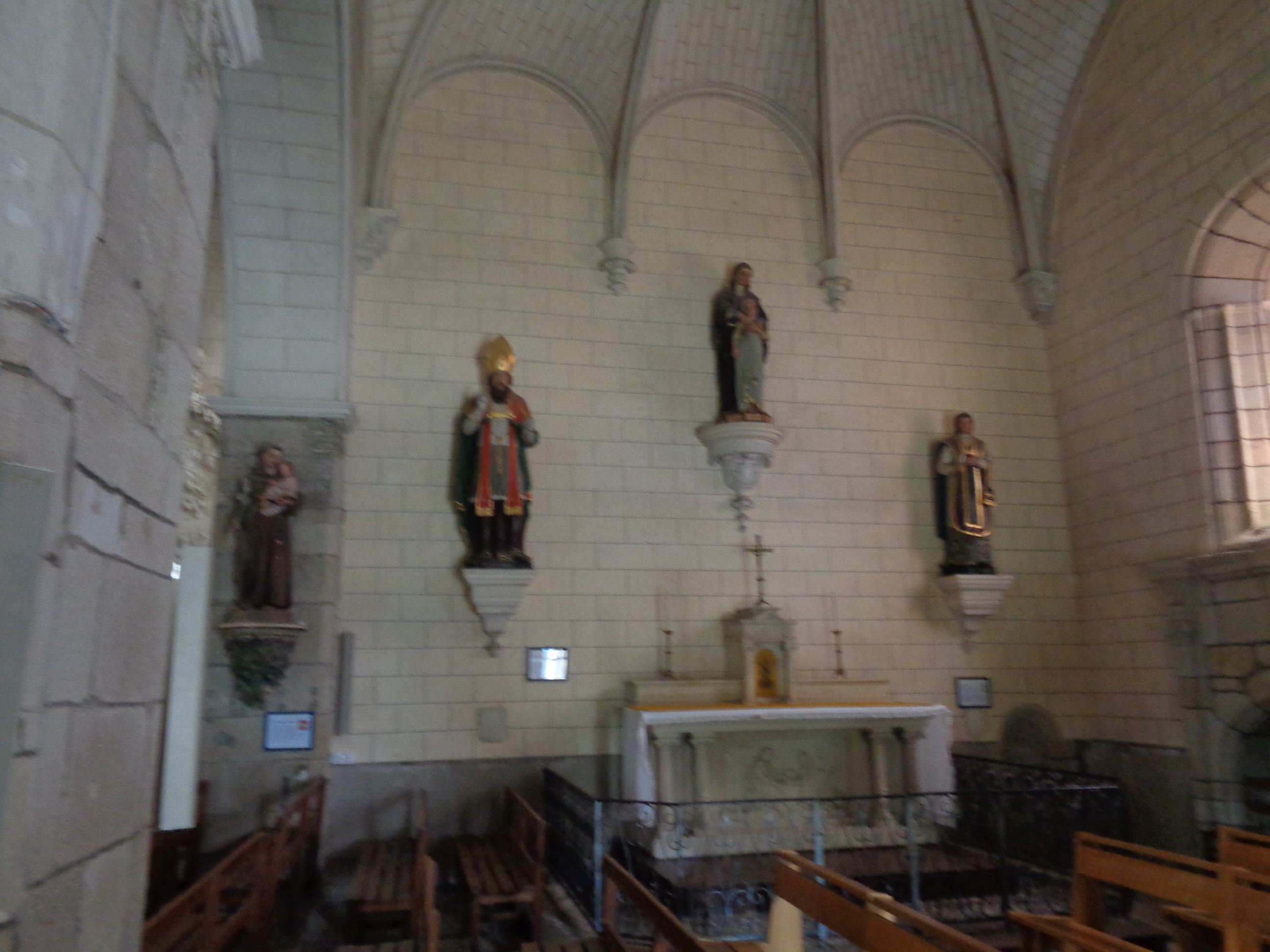 Sarzeau ch Saint Saturnin chapel right jul23