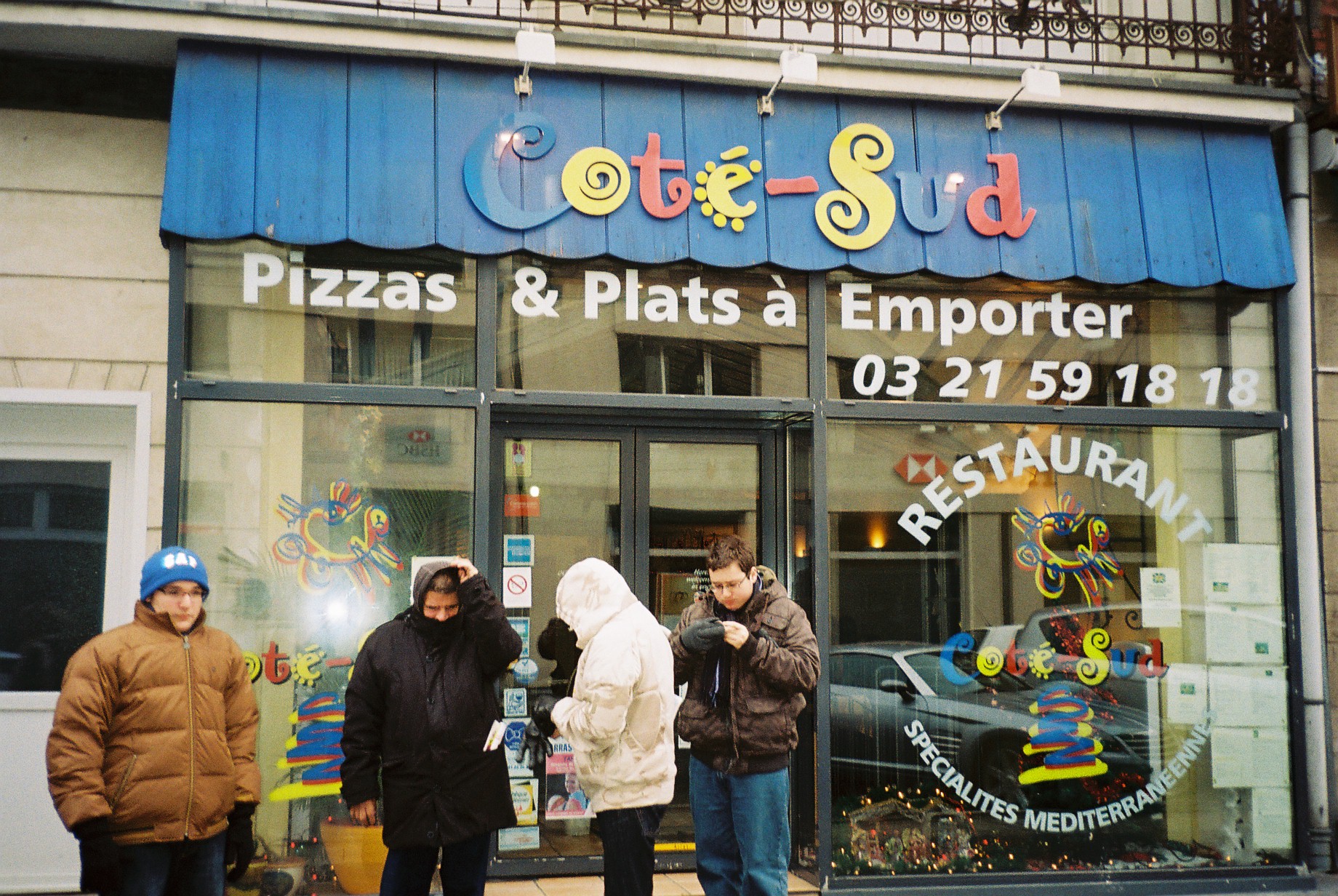 Arras resto cote sud Pipo et boys outside rue gambetta 13dec08