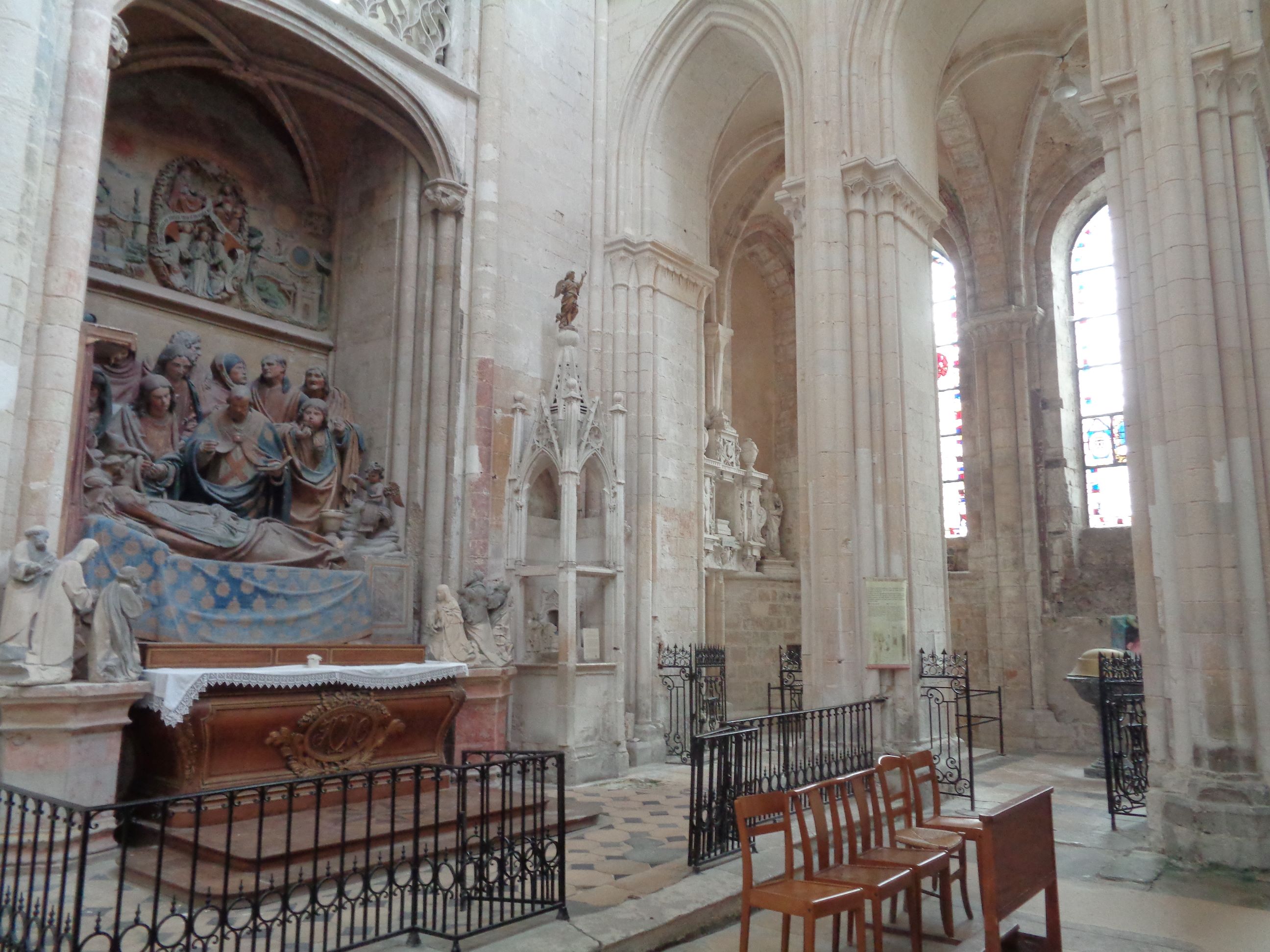 Fecamp abbaye de la trinite inside chapel de Trepas aug23