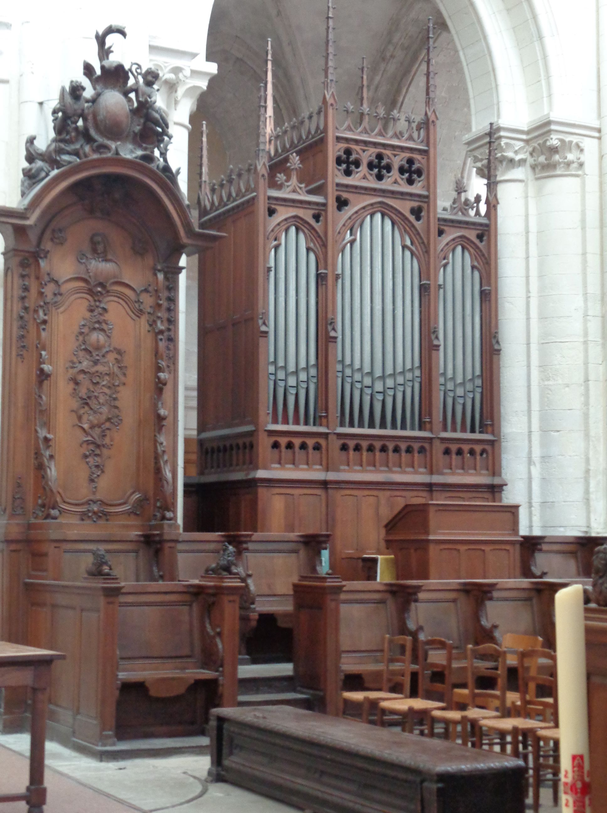 Fecamp abbaye de la trinite inside organ choir aug23