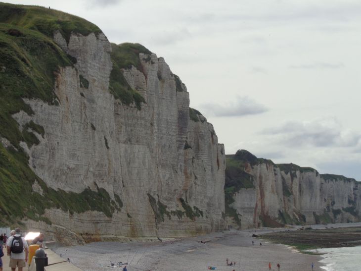 Fecamp beach to falaises left side closeup aug23
