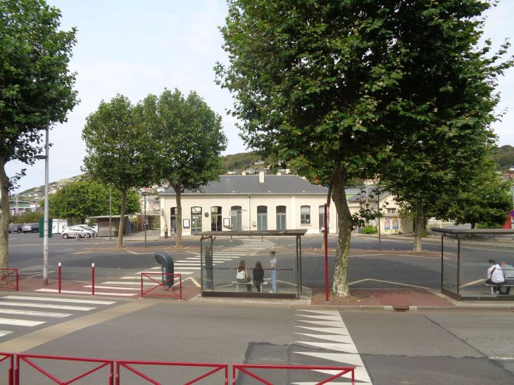 Fecamp gare o train station front aug23