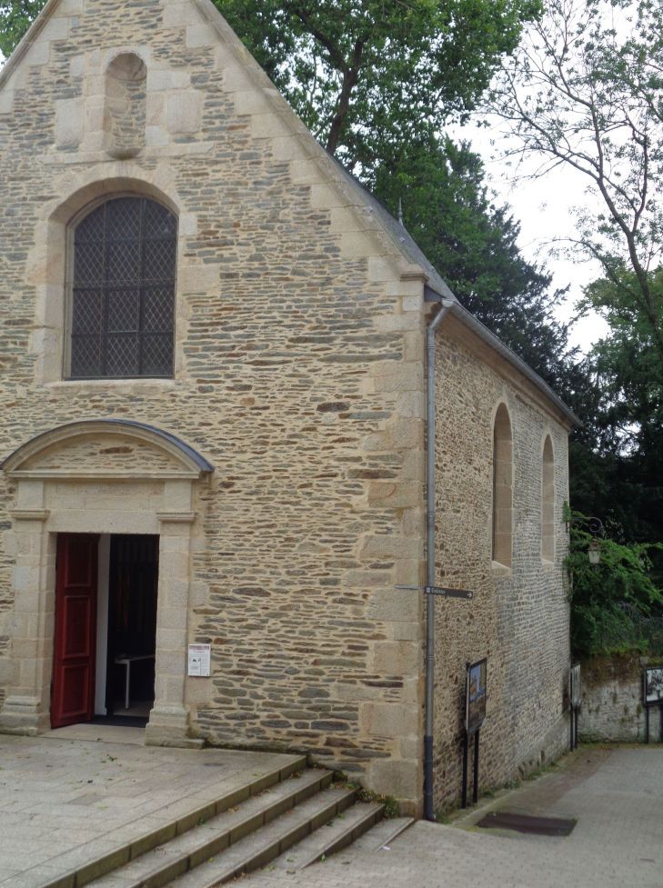 Josselin chapelle de la congregation side front aug23