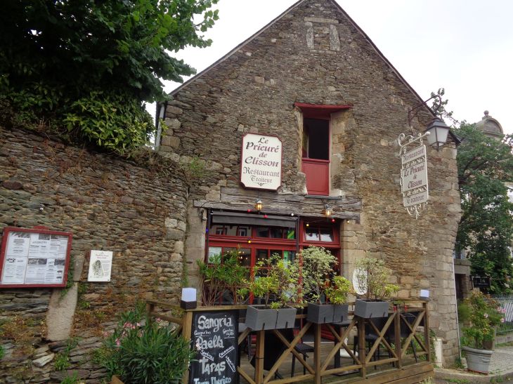 Josselin Le Prieure de Clisson spa resto 2a Rue Georges Le Berd front leaving aug23